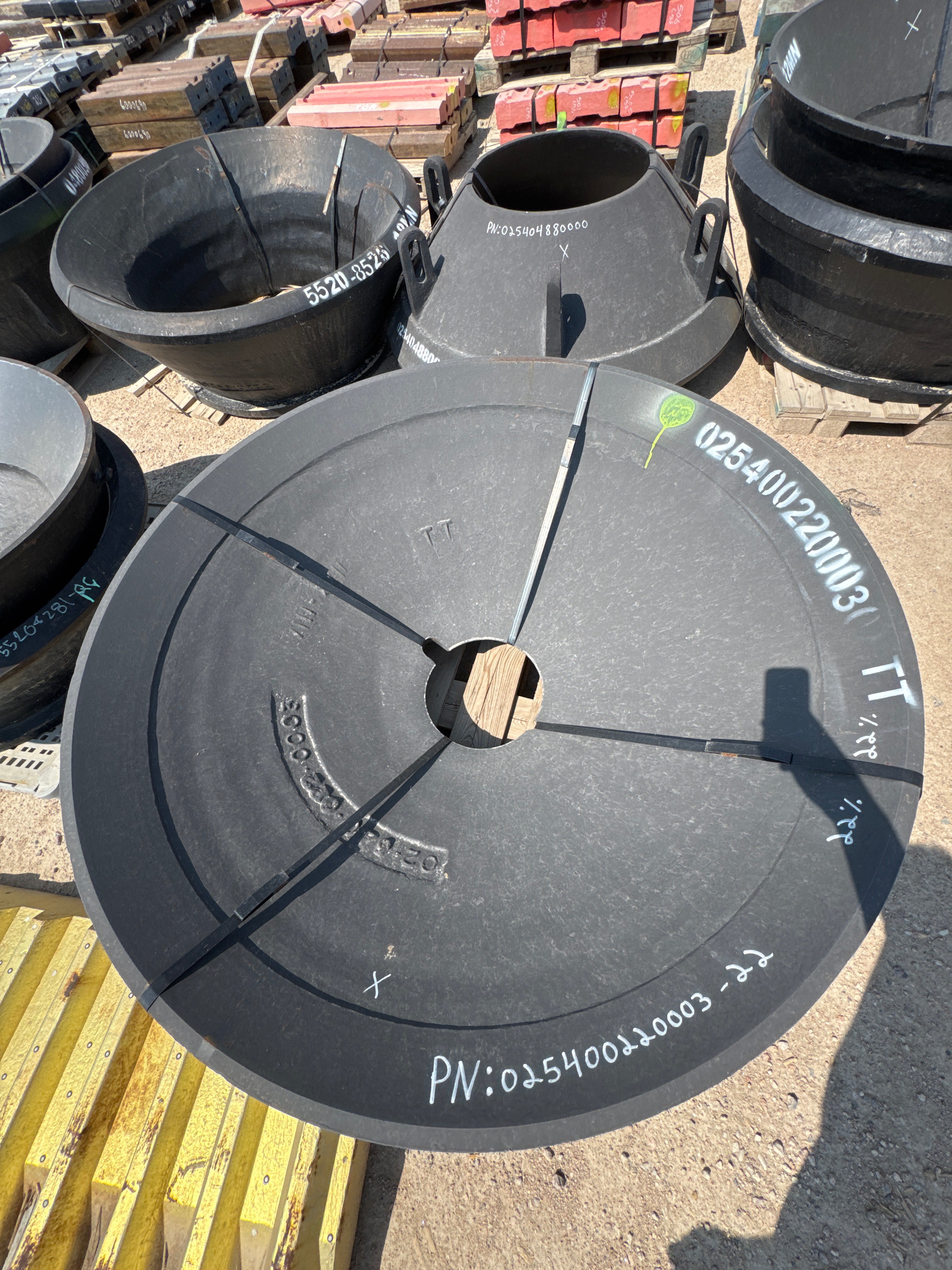 Cedarapids RC54 Cone Crusher Coarse Mantle 025400220003-22