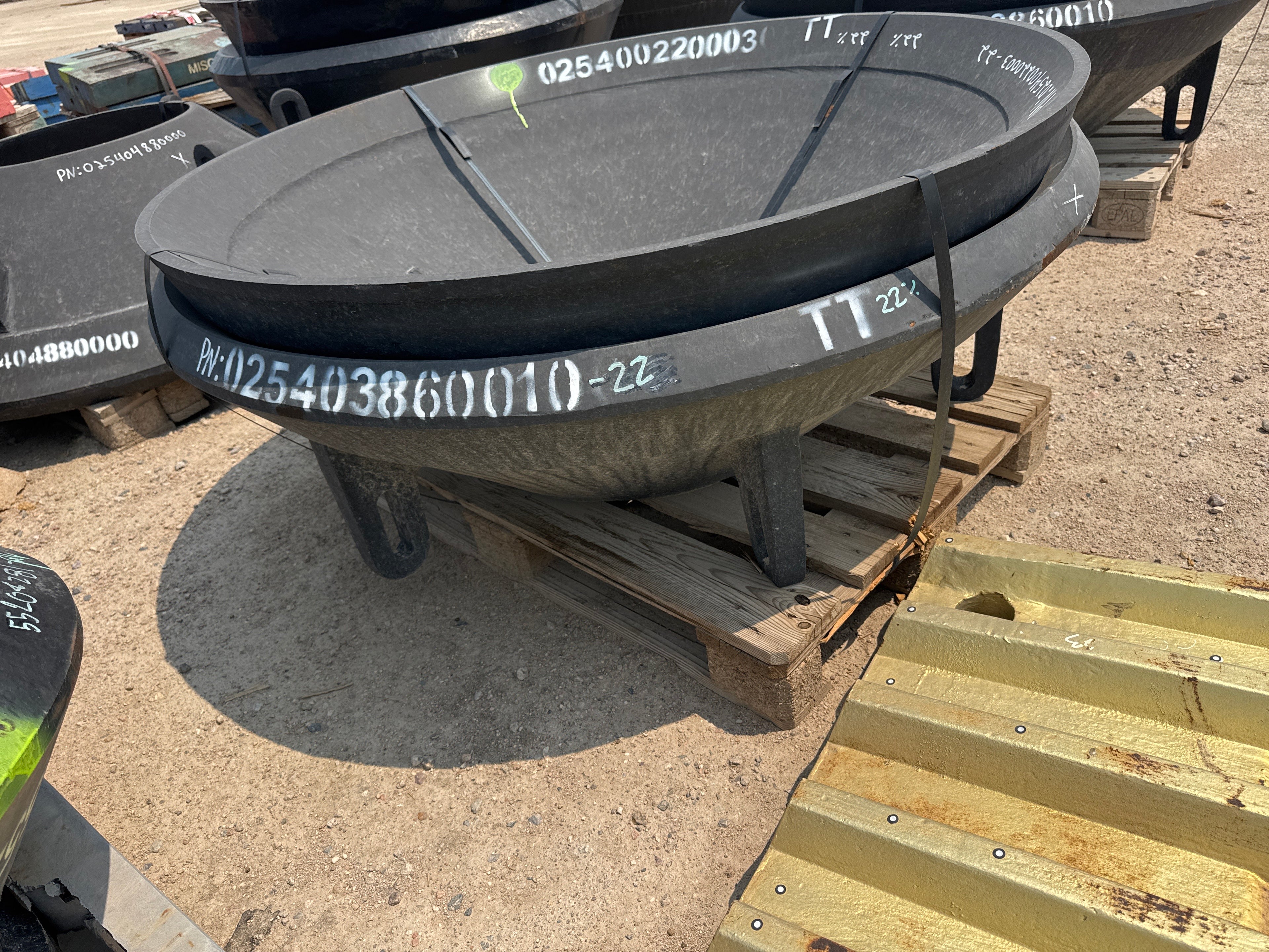 Cedarapids RC54 Cone Crusher Medium Fine Liner 025403860010-22