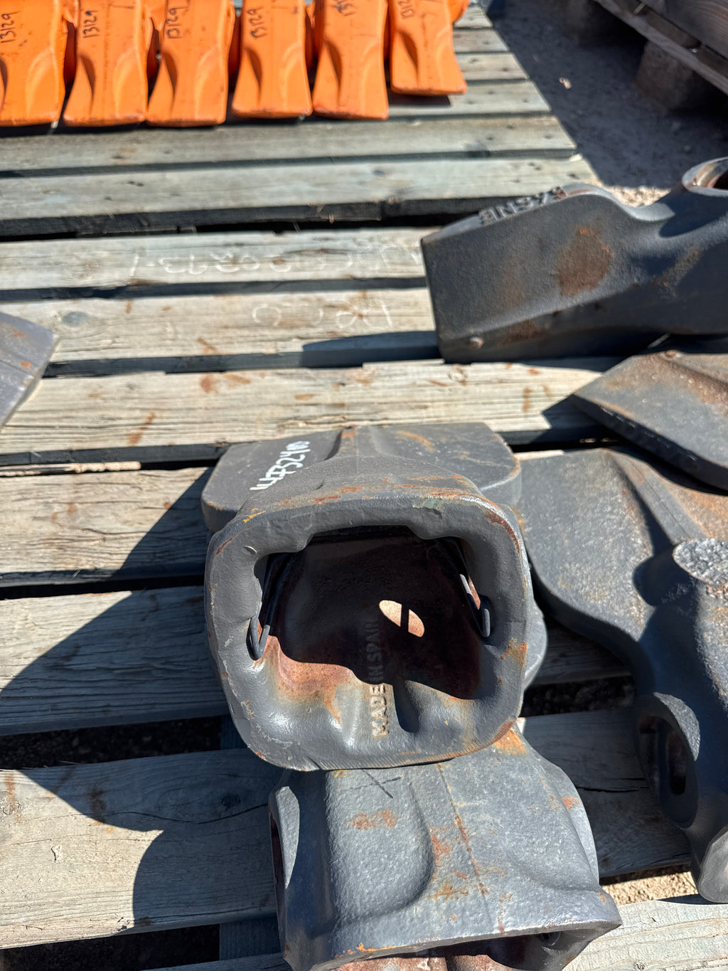 Volvo A/L Series Tooth 14732400