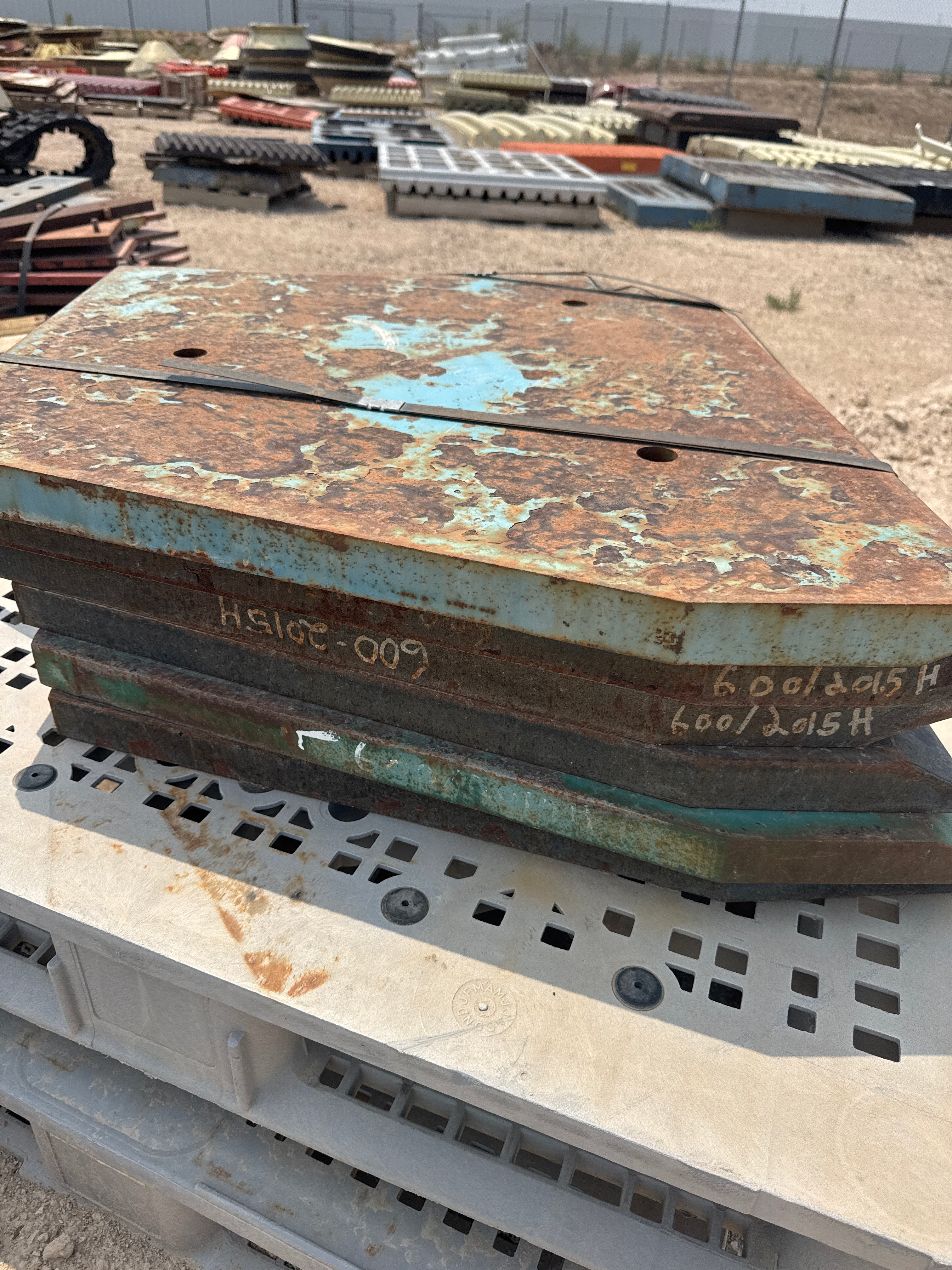 Powerscreen XA400 / Pegson 2644 Upper RH Cheek Plate 600/2015H