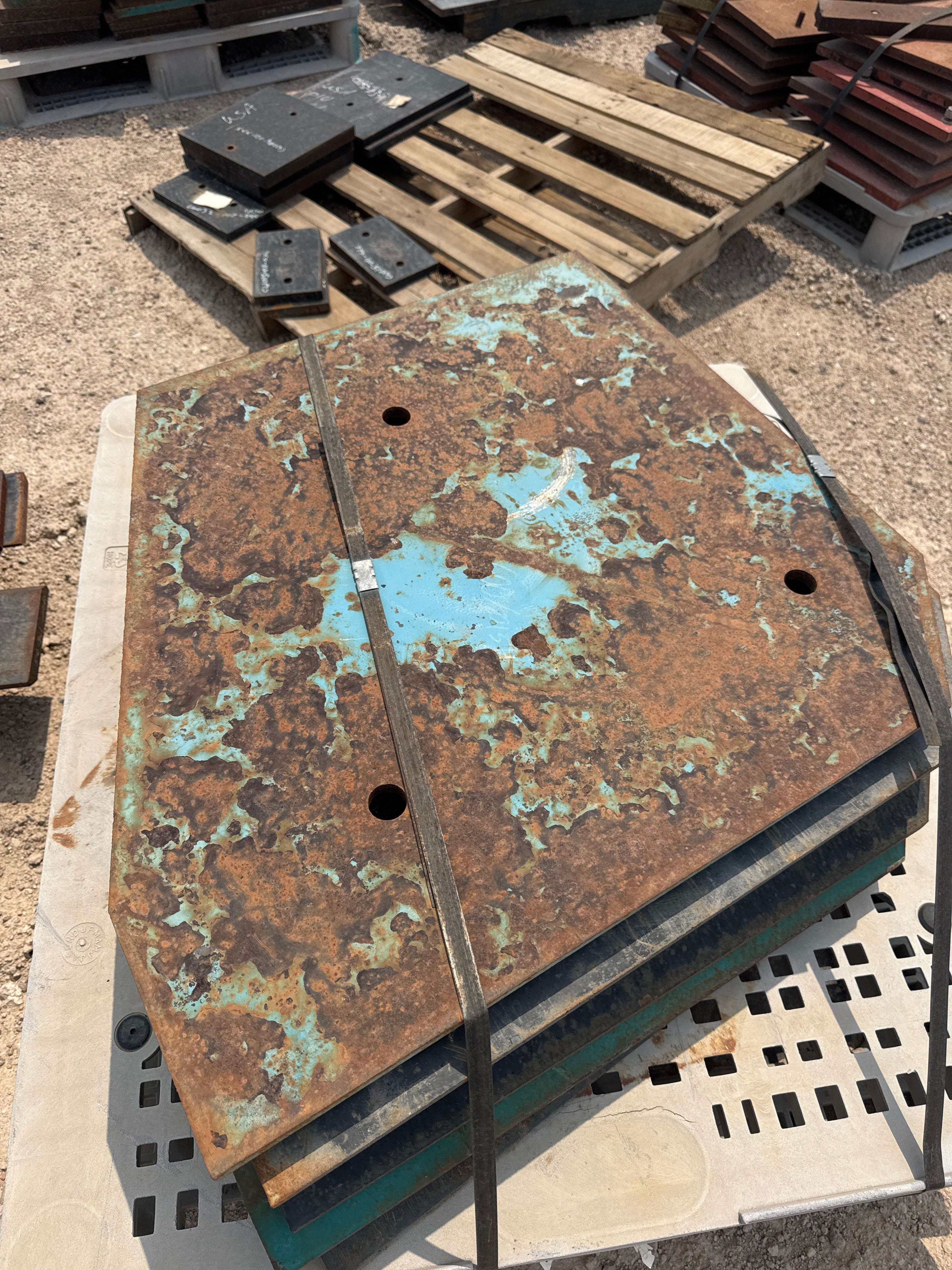 Powerscreen XA400 / Pegson 2644 Upper RH Cheek Plate 600/2015H