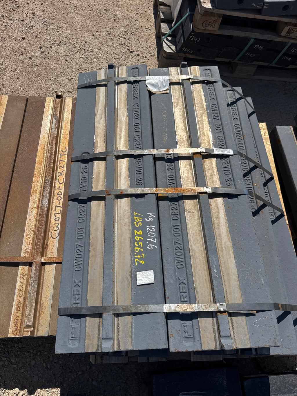 Impact Crusher Ceramic Blow Bar CW027-001-CR27C